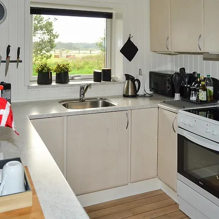 Three-bedroom Holiday In * Hals