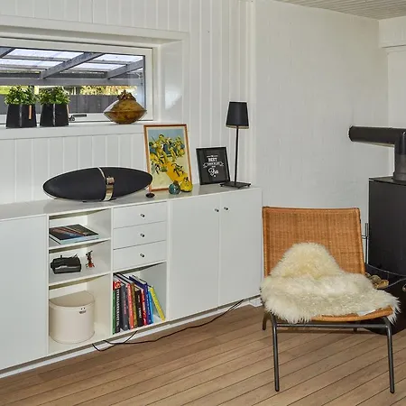 Three-bedroom Holiday In * Hals